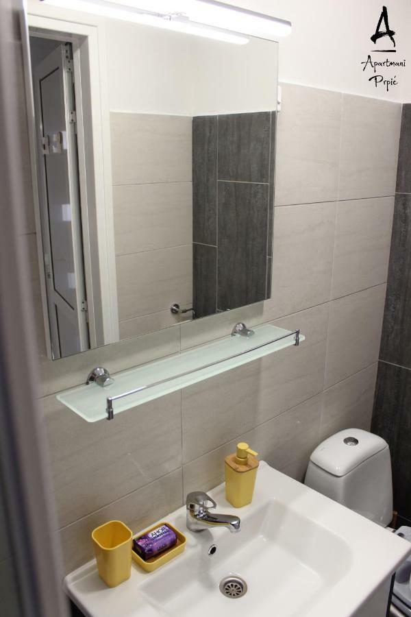 Apartmani Prpic Ražanac Eksteriør bilde